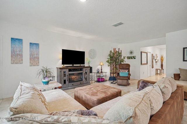 975 Sablon Street SE, Palm Bay, FL 32909