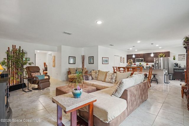 975 Sablon Street SE, Palm Bay, FL 32909
