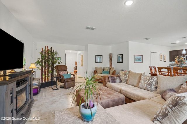975 Sablon Street SE, Palm Bay, FL 32909
