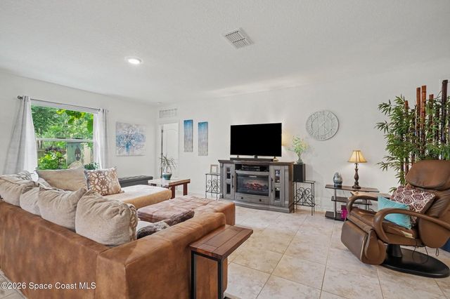 975 Sablon Street SE, Palm Bay, FL 32909