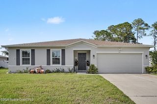 975 Sablon Street SE, Palm Bay, FL 32909