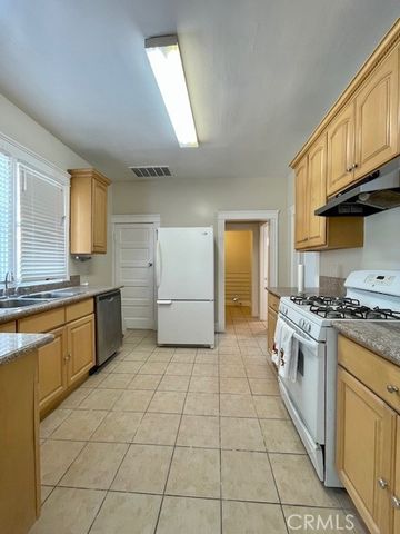 533 E Villa, Pasadena, CA 91101