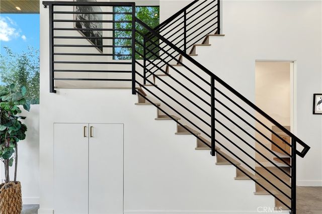 3949 Glenalbyn Drive, Los Angeles, CA 90065