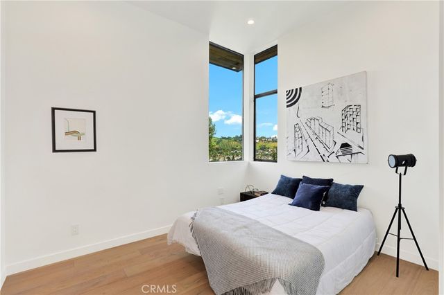 3949 Glenalbyn Drive, Los Angeles, CA 90065