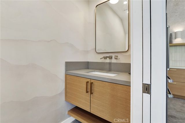 3949 Glenalbyn Drive, Los Angeles, CA 90065