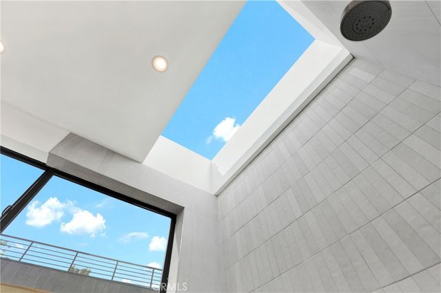 3949 Glenalbyn Drive, Los Angeles, CA 90065