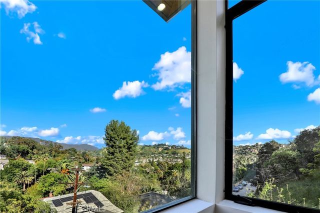 3949 Glenalbyn Drive, Los Angeles, CA 90065