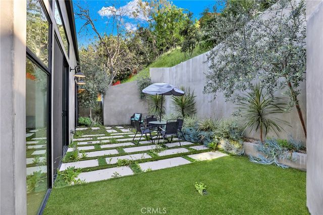 3949 Glenalbyn Drive, Los Angeles, CA 90065