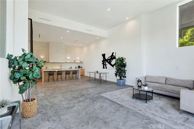 3949 Glenalbyn Drive, Los Angeles, CA 90065