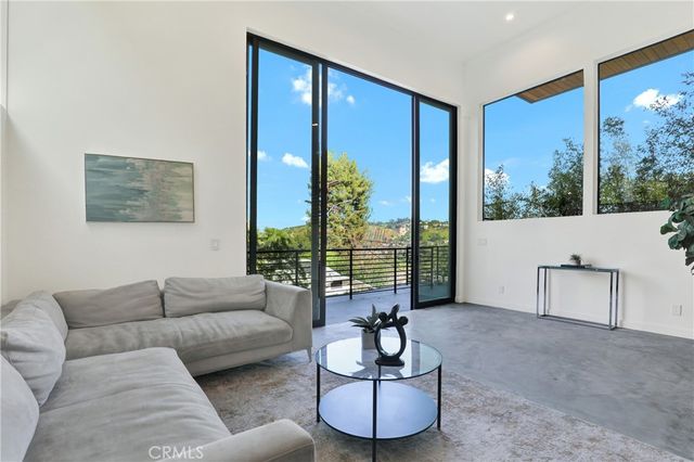 3949 Glenalbyn Drive, Los Angeles, CA 90065