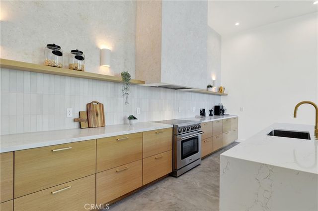 3949 Glenalbyn Drive, Los Angeles, CA 90065