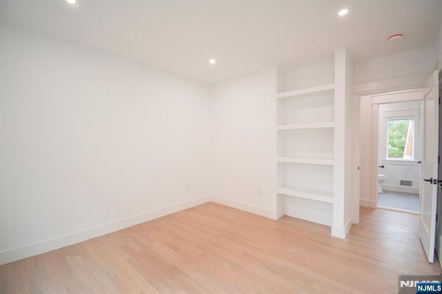 28 Prospect Street, Palisades Park, NJ 07650