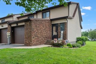 43 Chelsea Cir, Raritan Twp., NJ 08822