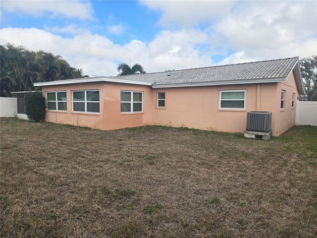 6480 31ST TERRACE N, St Petersburg, FL 33710