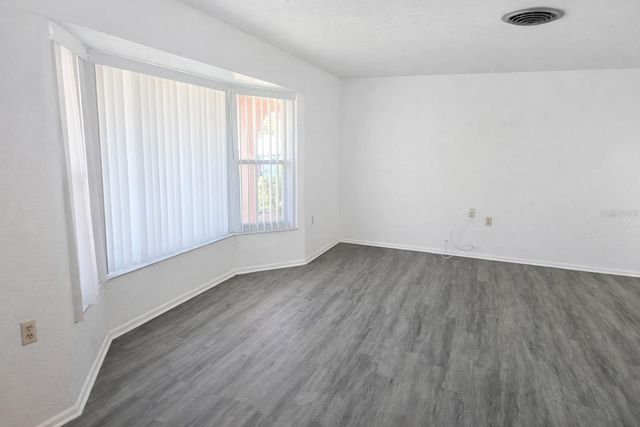 6480 31ST TERRACE N, St Petersburg, FL 33710