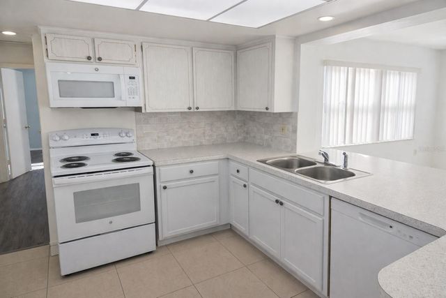 6480 31ST TERRACE N, St Petersburg, FL 33710