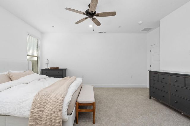 1098 Granite Drive W, Madera, CA 93636