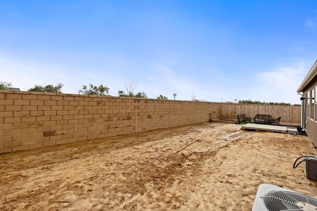 1098 Granite Drive W, Madera, CA 93636