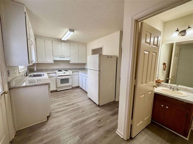 5296 Weyden Trail B, Norcross, GA 30071