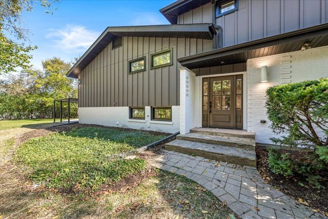 1077 Green Bay Road, Glencoe, IL 60022