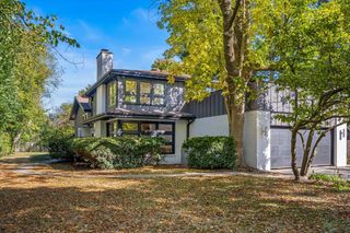 1077 Green Bay Road, Glencoe, IL 60022