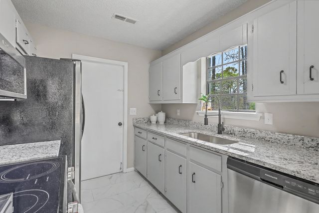 7774 Ginger Lane, North Charleston, SC 29420