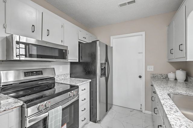 7774 Ginger Lane, North Charleston, SC 29420