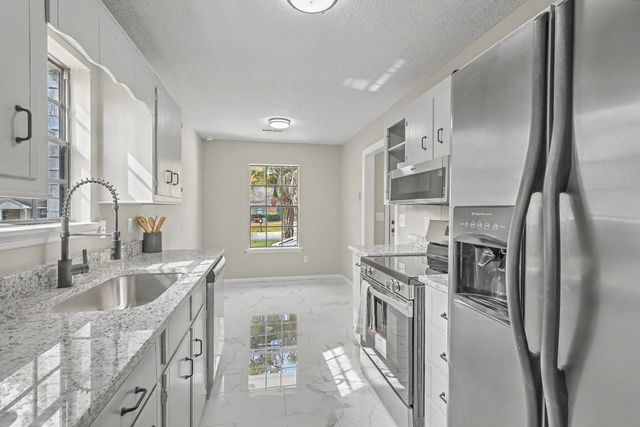 7774 Ginger Lane, North Charleston, SC 29420