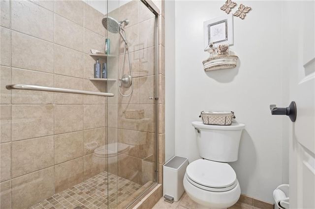 23805 S Scottsdale Drive, Peculiar, MO 64078