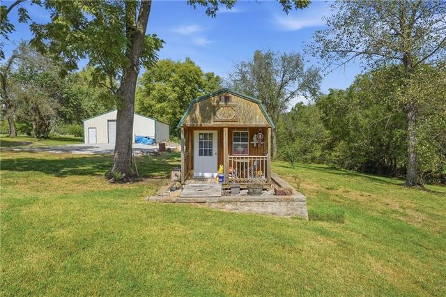23805 S Scottsdale Drive, Peculiar, MO 64078