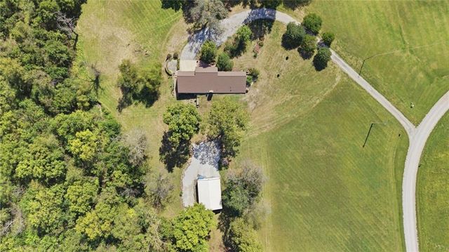23805 S Scottsdale Drive, Peculiar, MO 64078