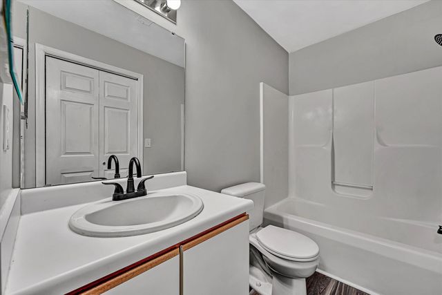 4715 Oakcliff DR, Roanoke, VA 24018