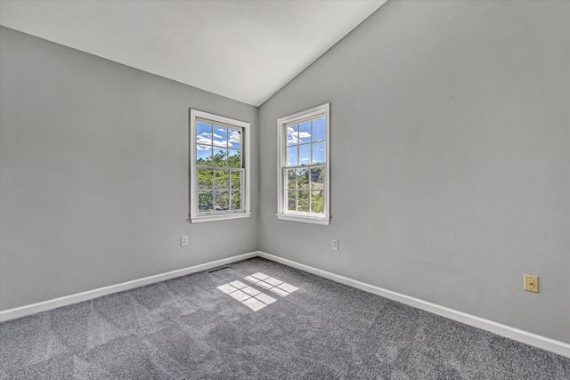 4715 Oakcliff DR, Roanoke, VA 24018