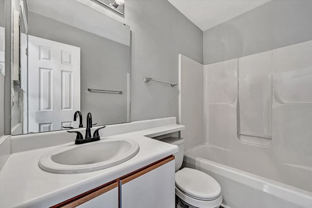 4715 Oakcliff DR, Roanoke, VA 24018