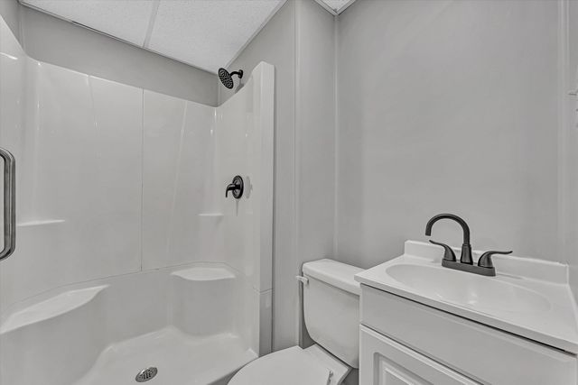 4715 Oakcliff DR, Roanoke, VA 24018