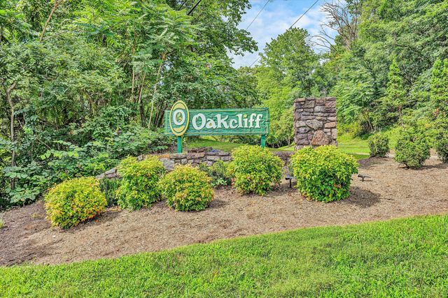 4715 Oakcliff DR, Roanoke, VA 24018