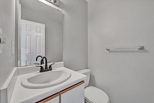 4715 Oakcliff DR, Roanoke, VA 24018