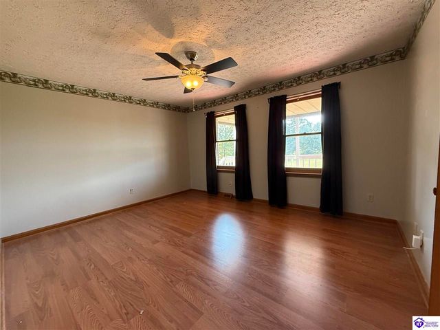 6106 Flaherty Road, Vine Grove, KY 40175