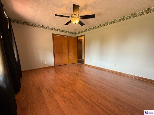 6106 Flaherty Road, Vine Grove, KY 40175