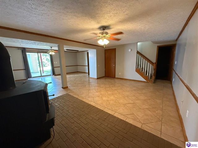 6106 Flaherty Road, Vine Grove, KY 40175