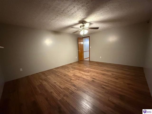 6106 Flaherty Road, Vine Grove, KY 40175