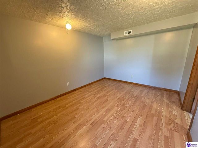 6106 Flaherty Road, Vine Grove, KY 40175