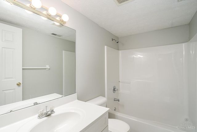 5440 Asbury Lake Drive, Green Twp, OH 45247