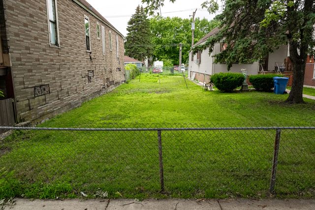 8540 S Mackinaw Avenue, Chicago, IL 60617