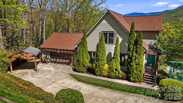 144 Hilltop Road, Black Mountain, NC 28711