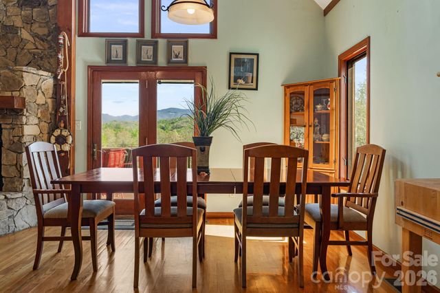 144 Hilltop Road, Black Mountain, NC 28711