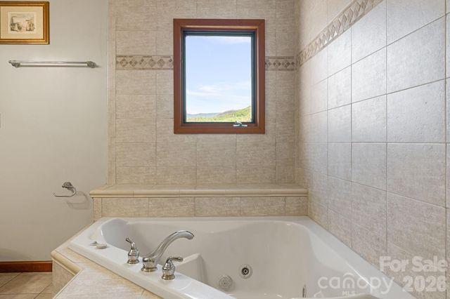 144 Hilltop Road, Black Mountain, NC 28711