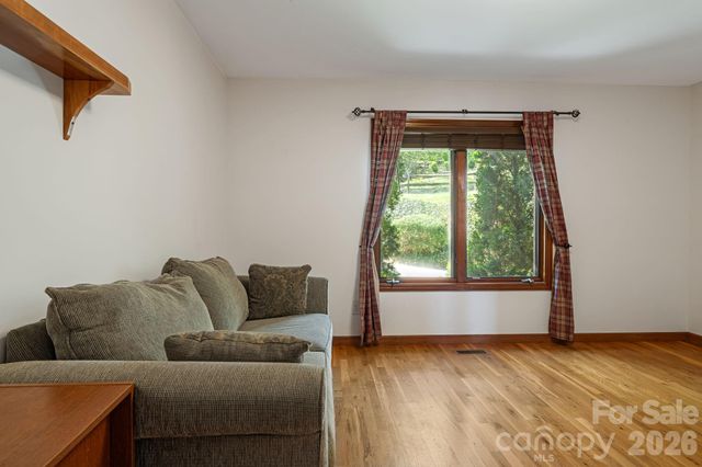 144 Hilltop Road, Black Mountain, NC 28711