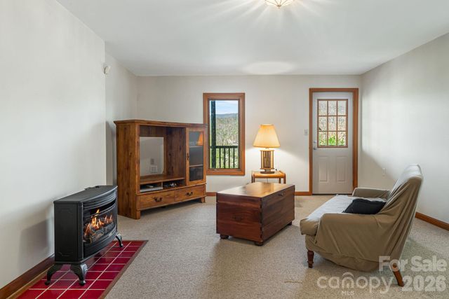 144 Hilltop Road, Black Mountain, NC 28711