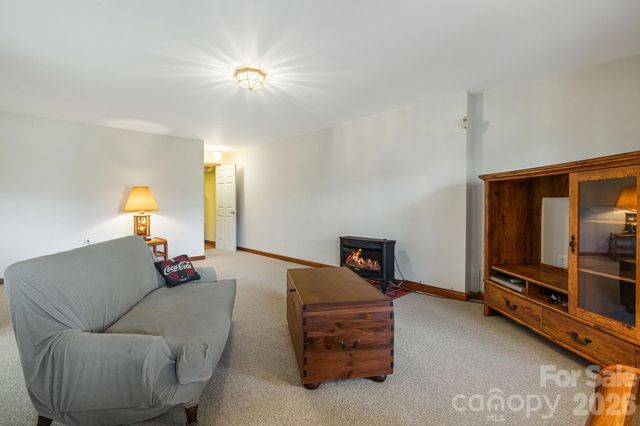 144 Hilltop Road, Black Mountain, NC 28711